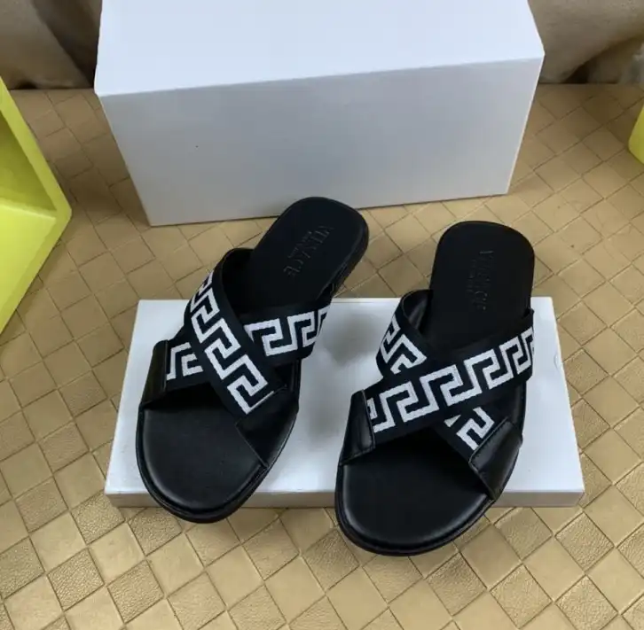 hype Givenchy Slippers