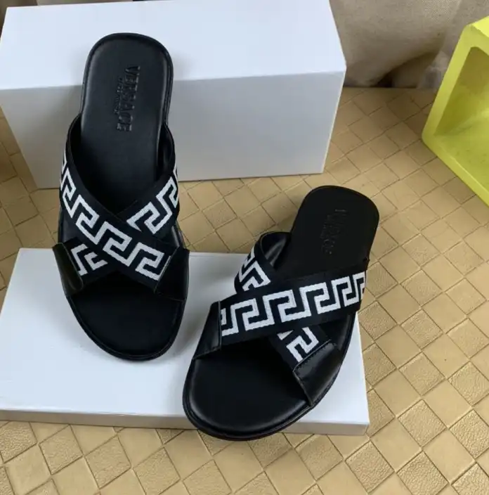 hype Givenchy Slippers