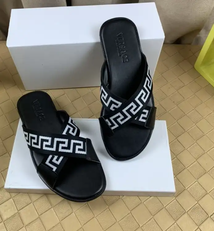 hype Givenchy Slippers