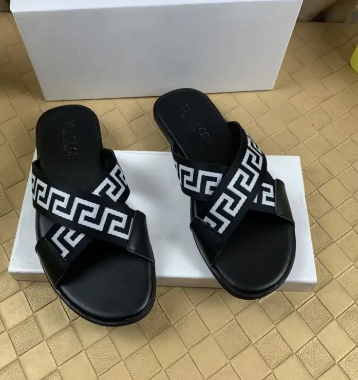 hype Givenchy Slippers