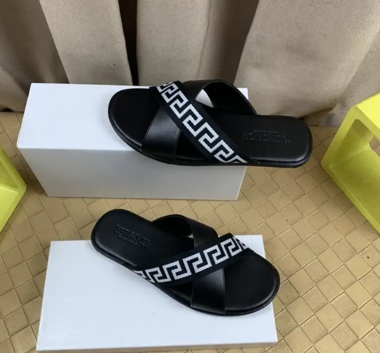 hype Givenchy Slippers