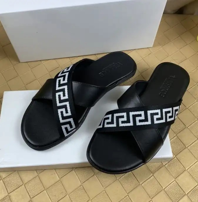 hype Givenchy Slippers