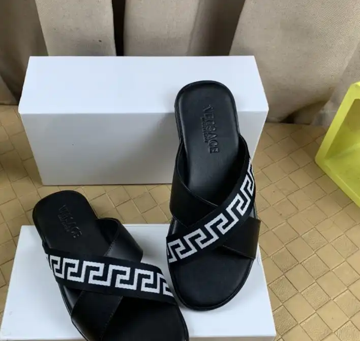 hype Givenchy Slippers