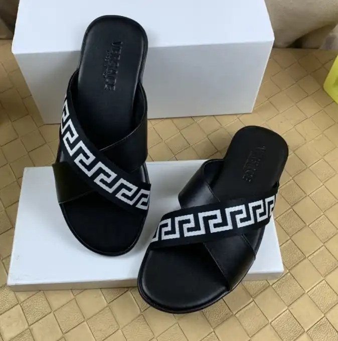 hype Givenchy Slippers