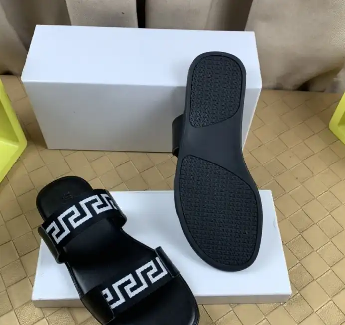 hype Givenchy Slippers