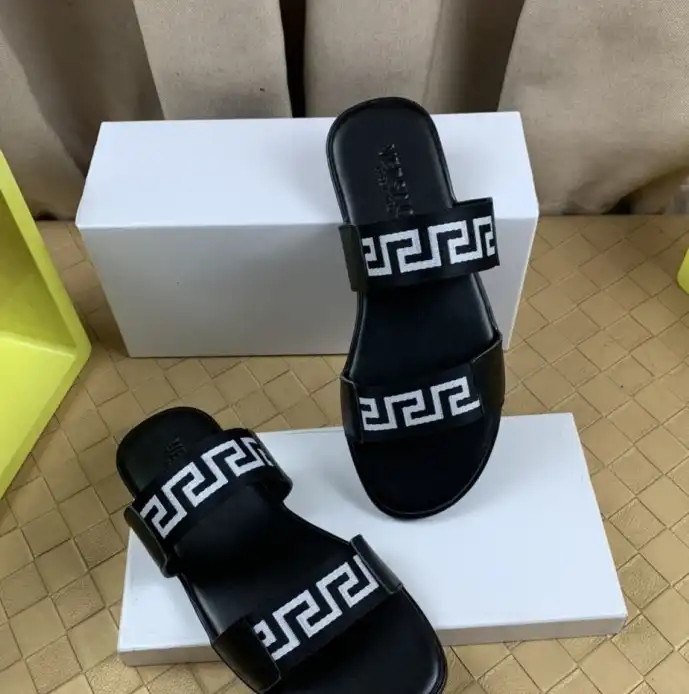 hype Givenchy Slippers