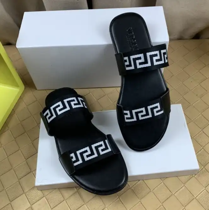 hype Givenchy Slippers