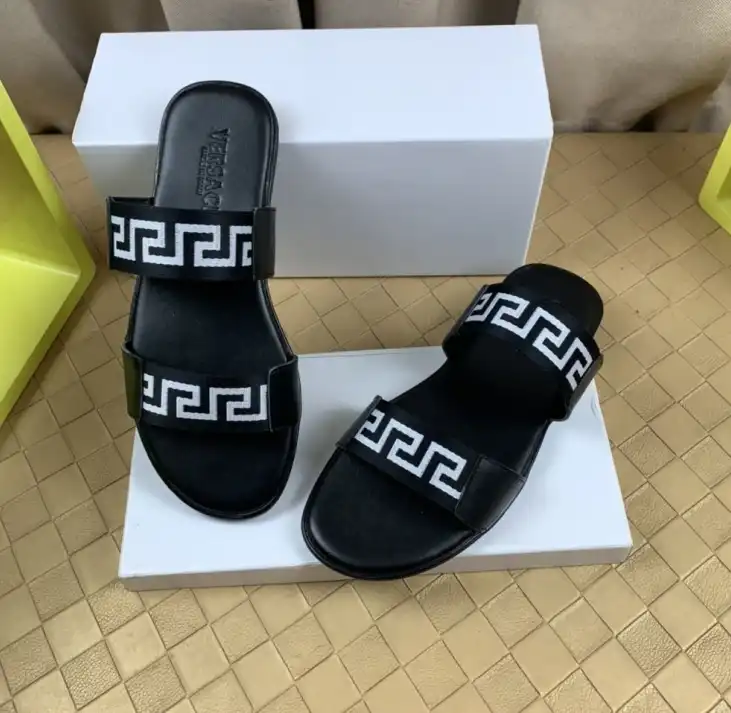 hype Givenchy Slippers