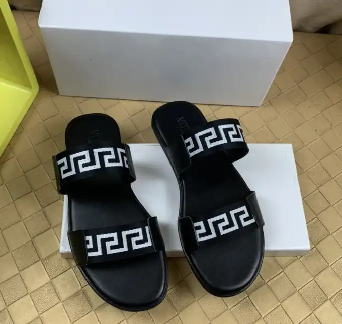 hype Givenchy Slippers