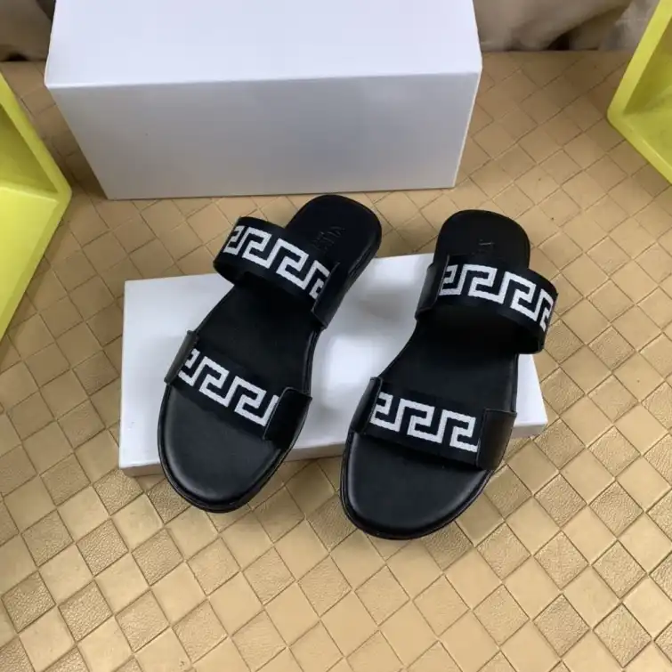 hype Givenchy Slippers