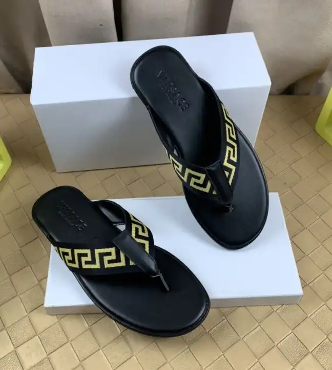 hype Givenchy Slippers