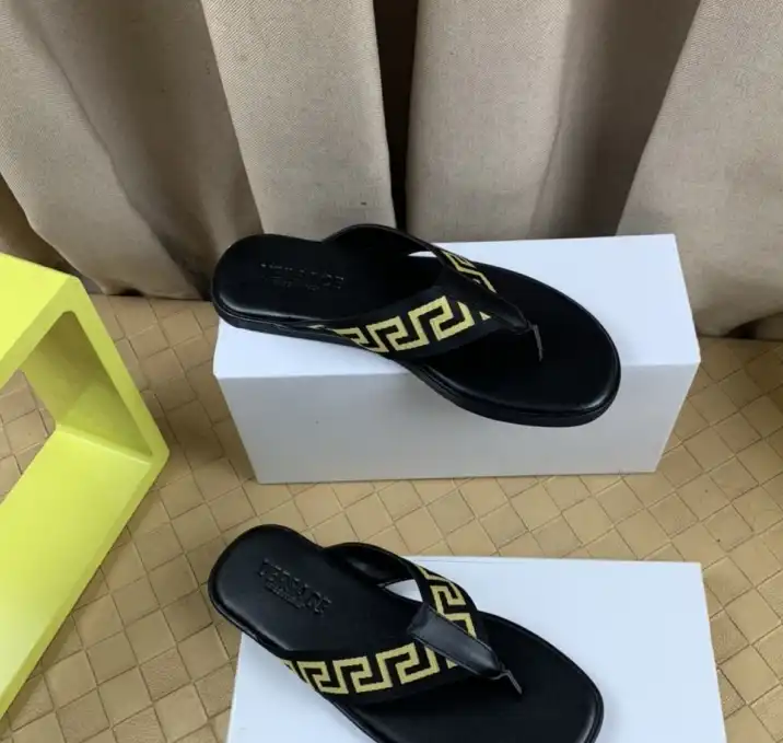 hype Givenchy Slippers