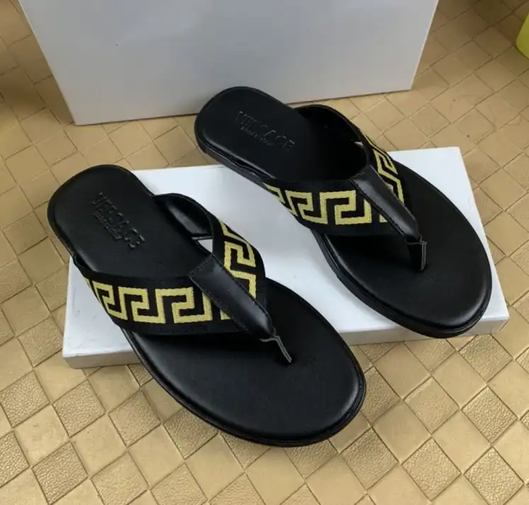 hype Givenchy Slippers