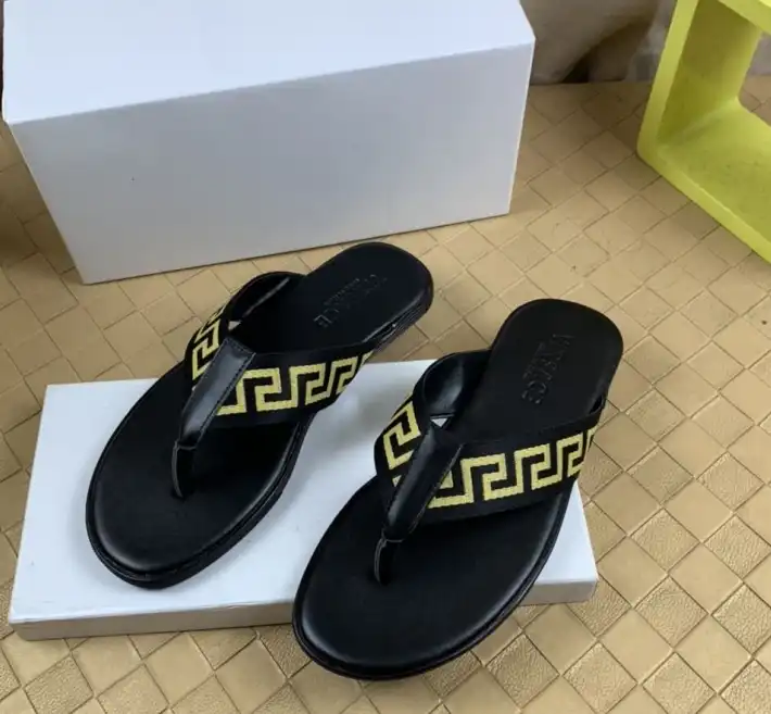 hype Givenchy Slippers