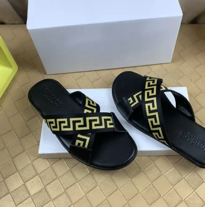 hype Givenchy Slippers