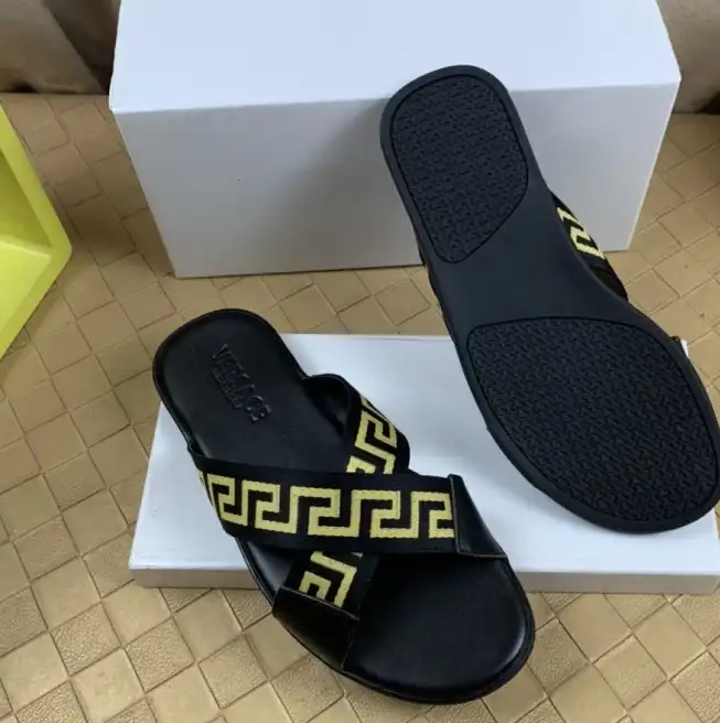 hype Givenchy Slippers