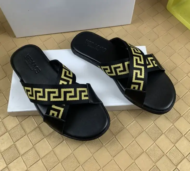 hype Givenchy Slippers