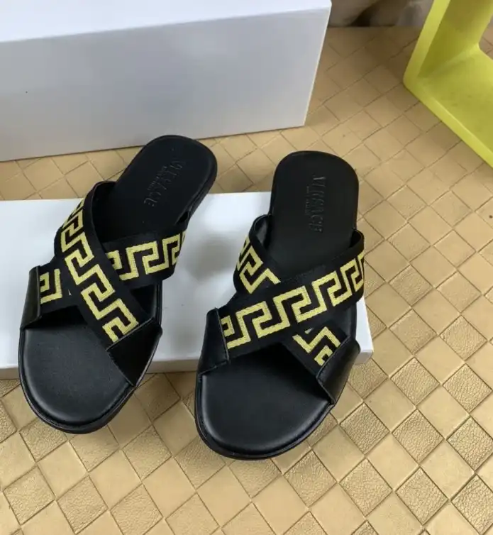 hype Givenchy Slippers