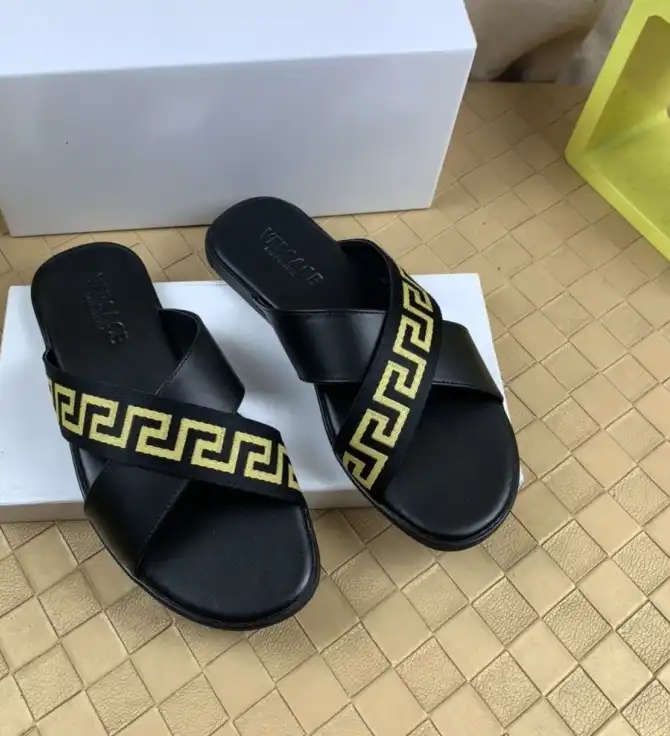 hype Givenchy Slippers