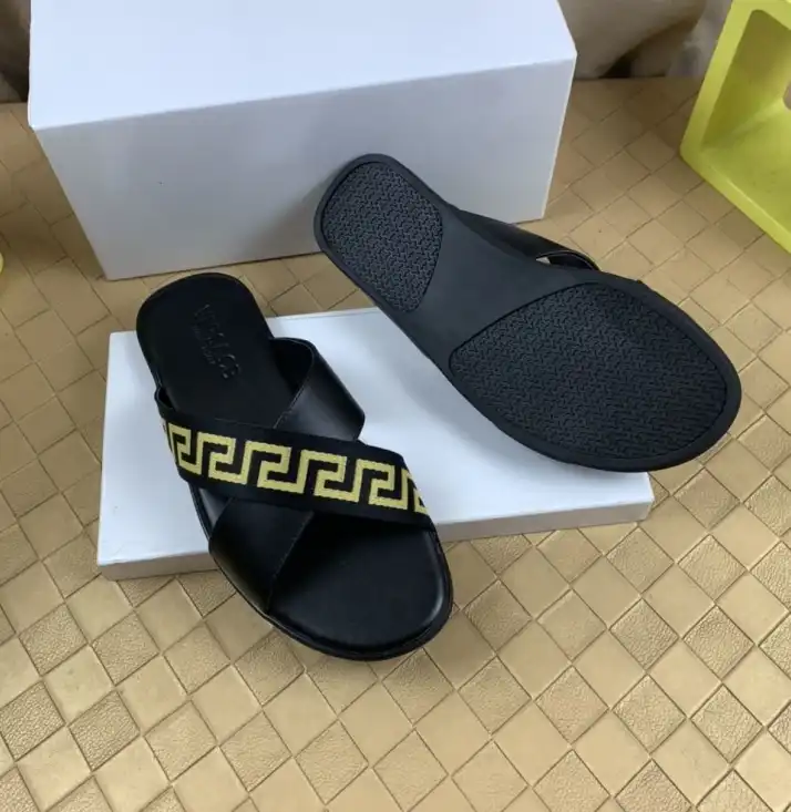 hype Givenchy Slippers