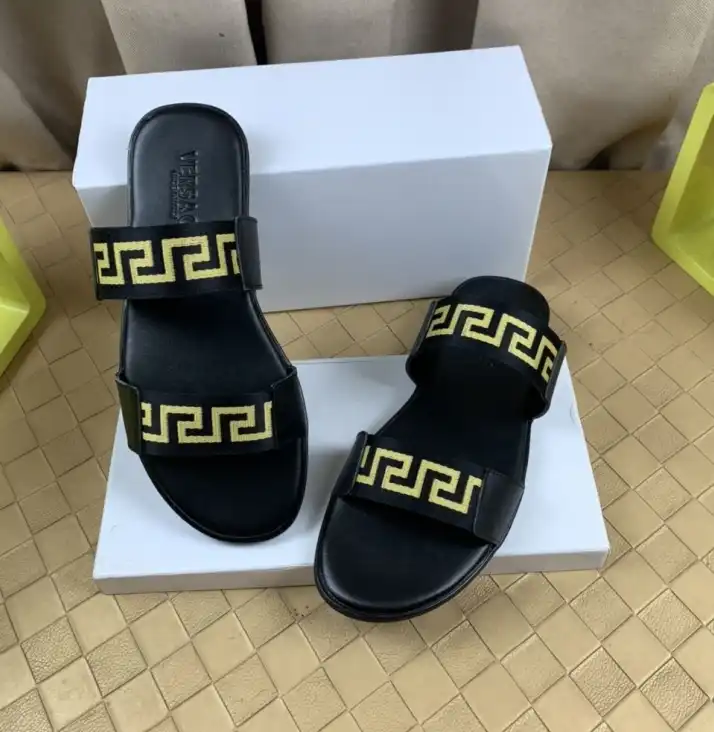 hype Givenchy Slippers