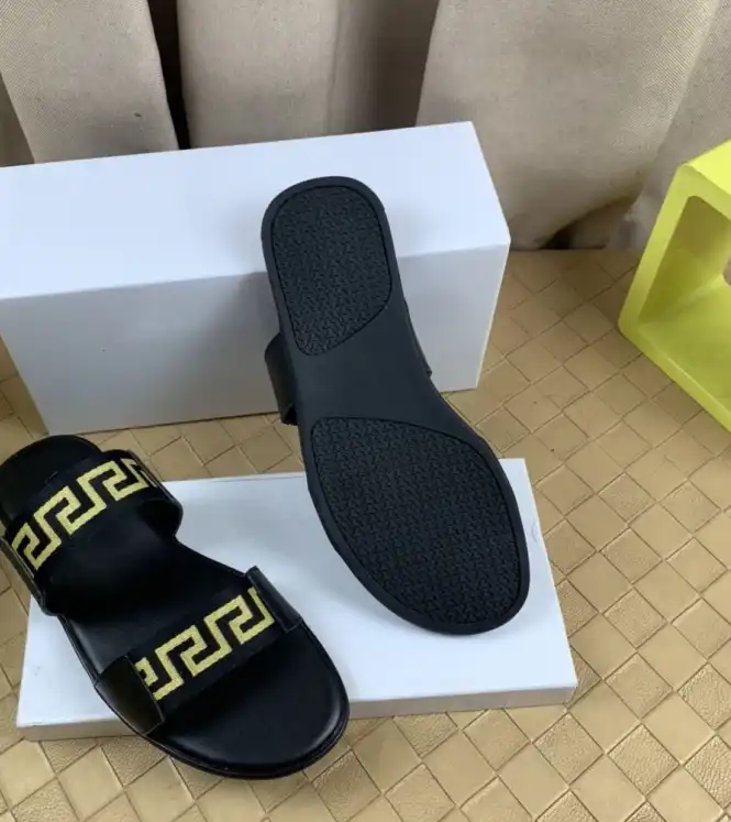 hype Givenchy Slippers