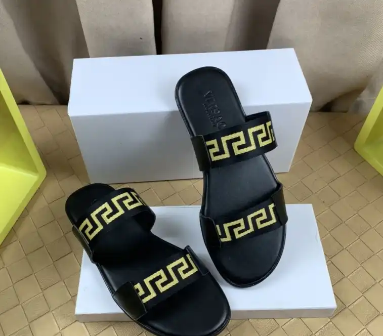 hype Givenchy Slippers