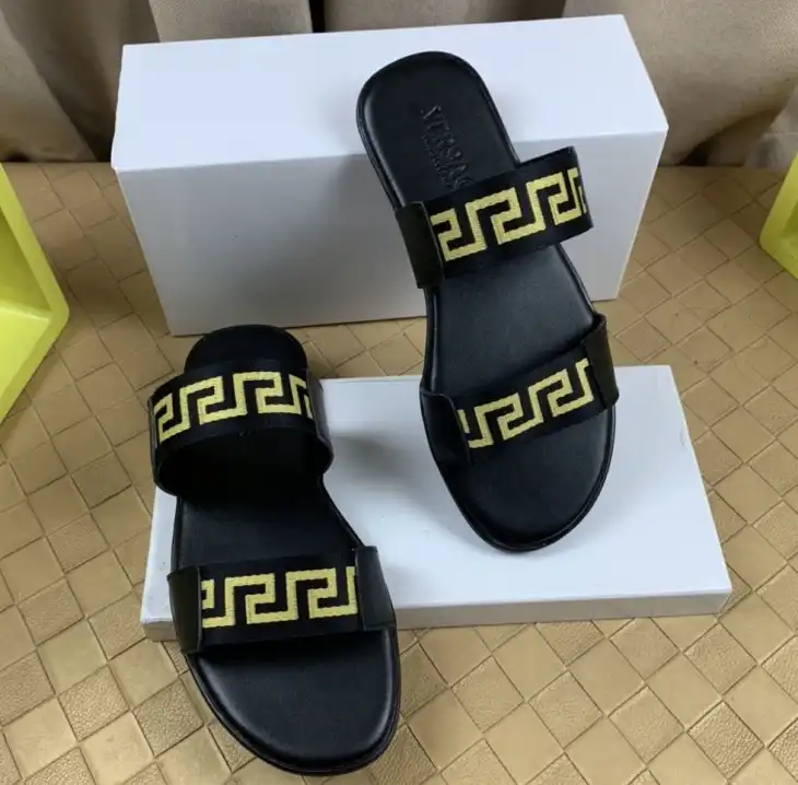 hype Givenchy Slippers