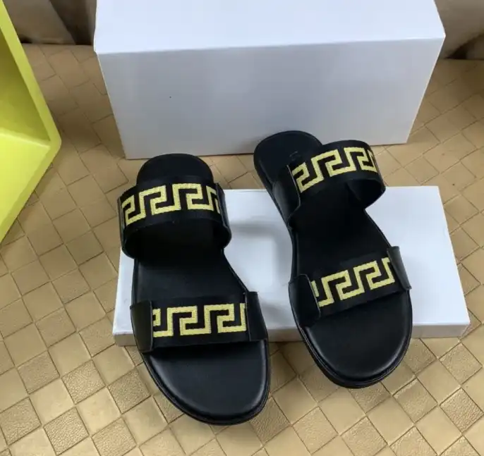 hype Givenchy Slippers