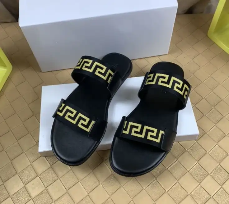 hype Givenchy Slippers