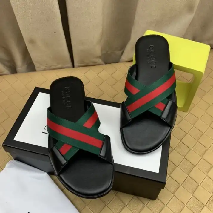 hype Gucci Slippers