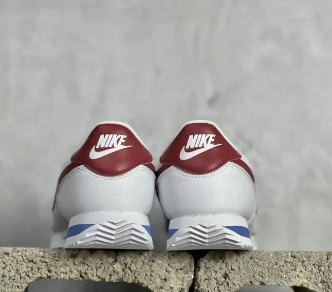 hype Nike Sneakers