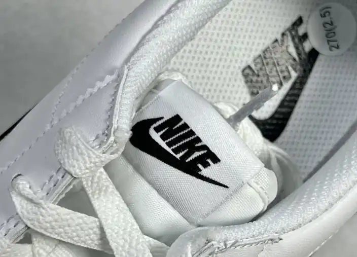 hype Nike Sneakers