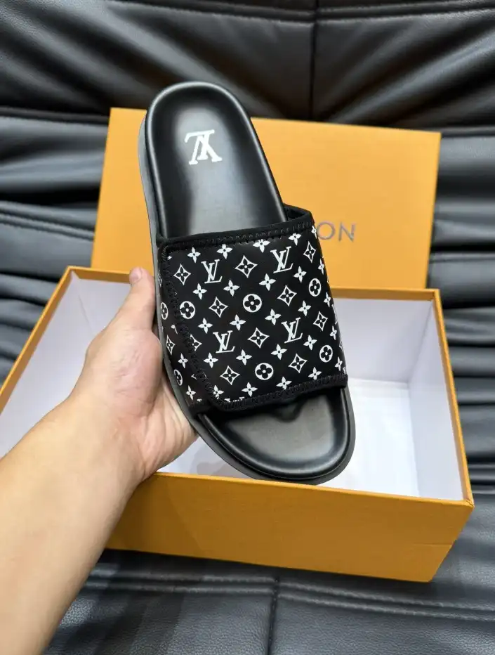 hype LV Slippers