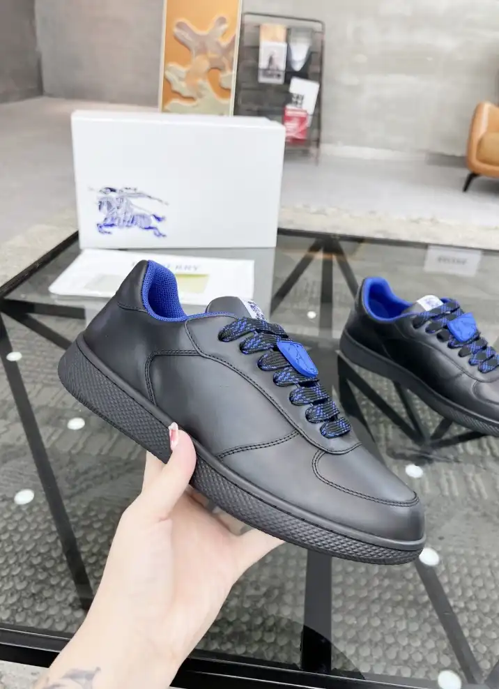 hype Burberry Sneakers