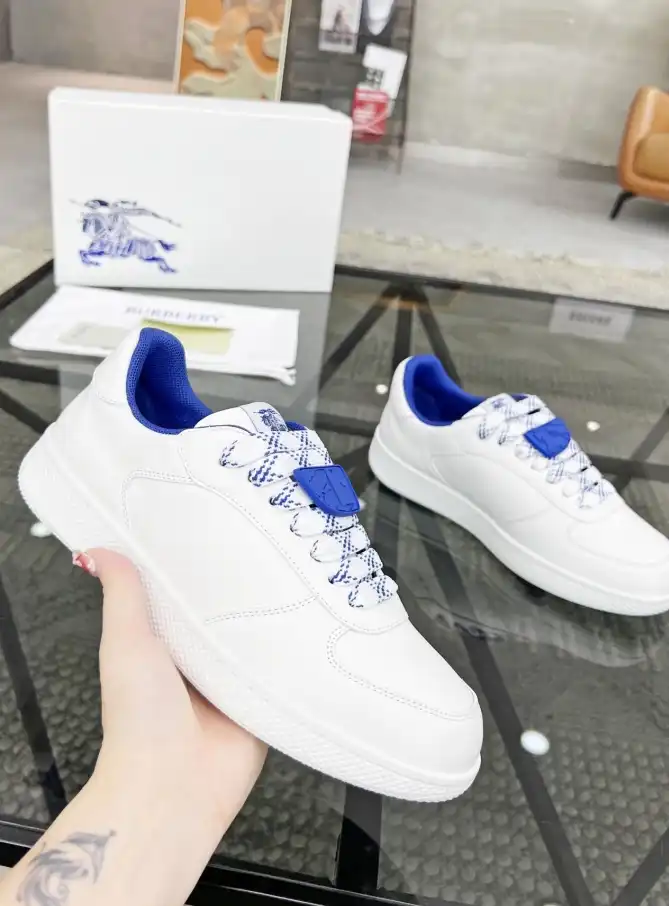 hype Burberry Sneakers