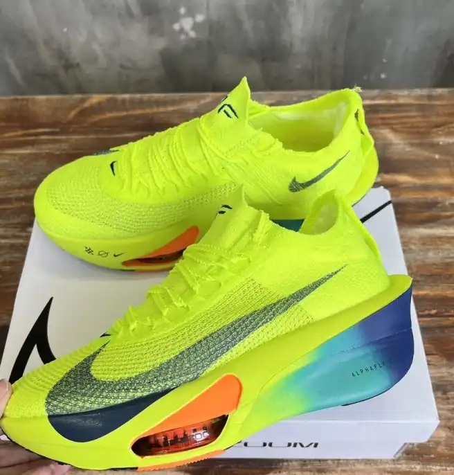 hype Nike Sneakers