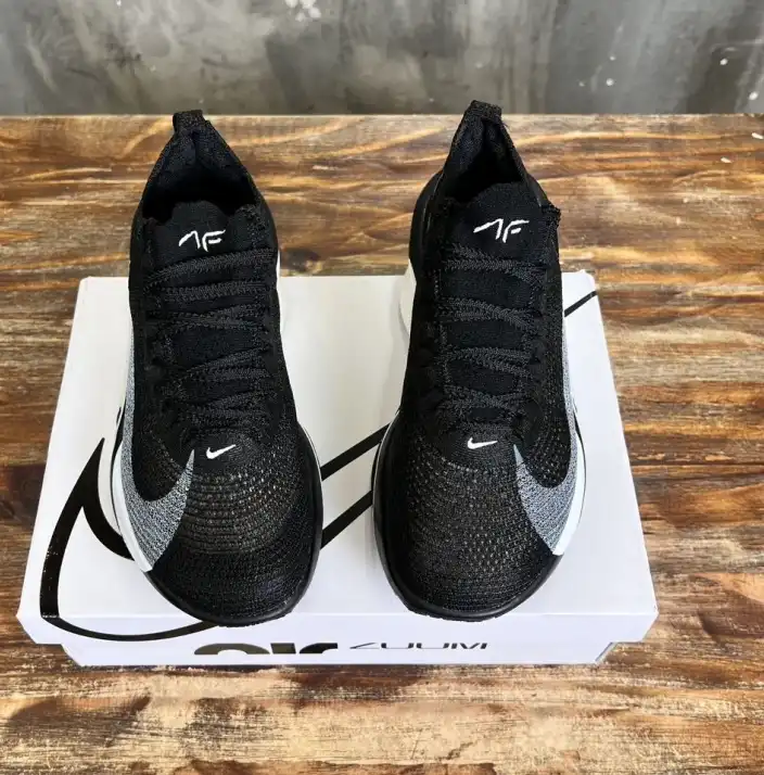 hype Nike Sneakers