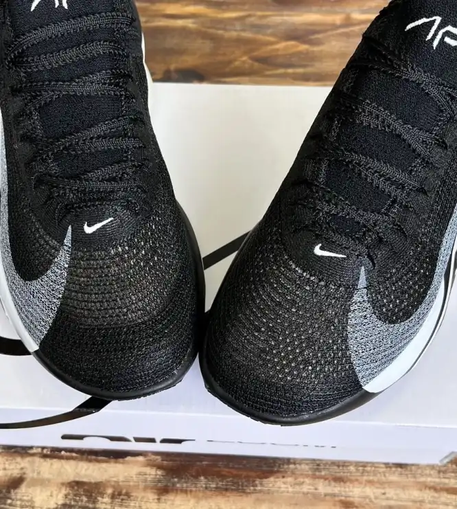 hype Nike Sneakers