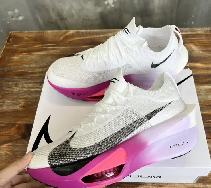 hype Nike Sneakers