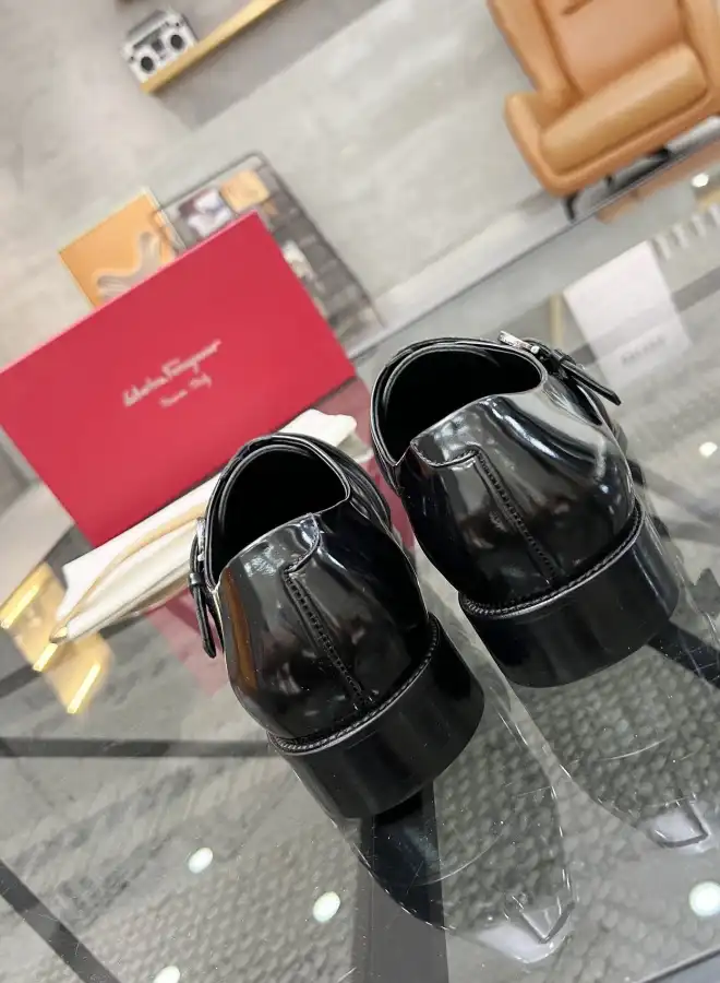 hype Ferragamo Leather Shoes