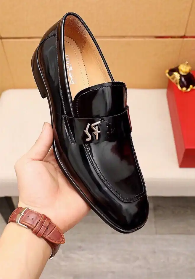 hype Ferragamo Leather Shoes