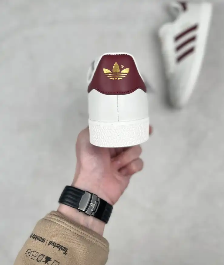 hype Adidas Sneakers