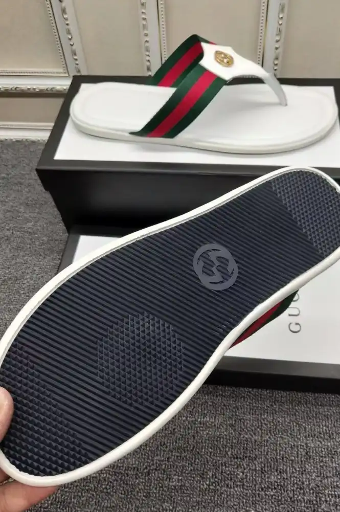 hype Gucci Slippers