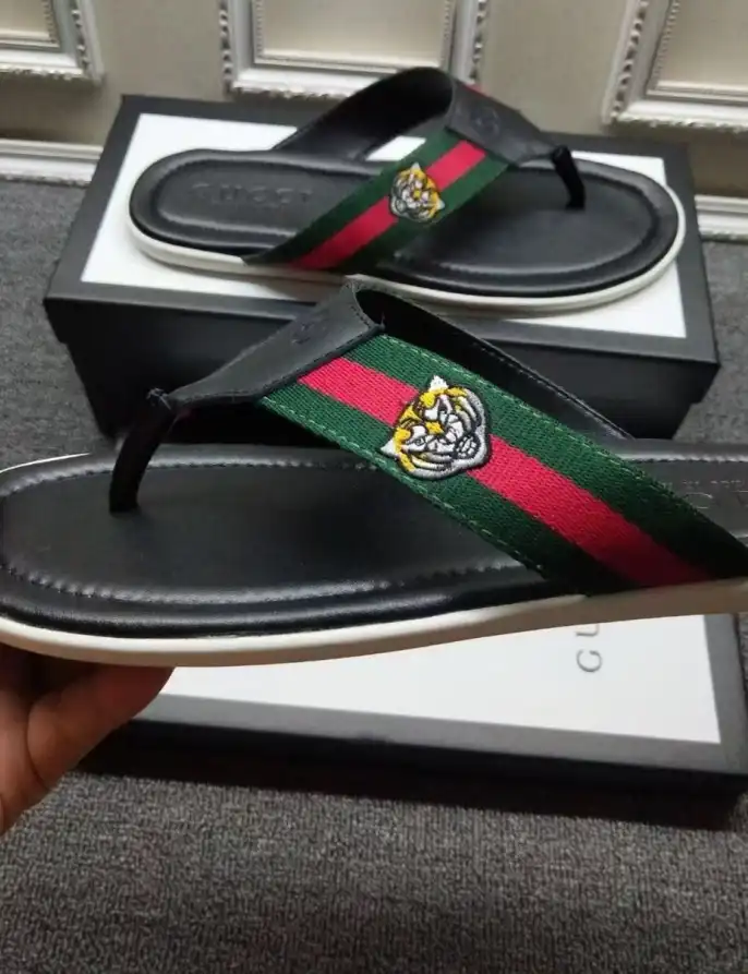 hype Gucci Slippers