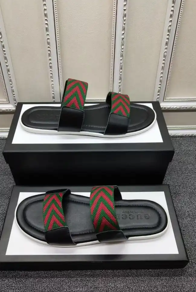 hype Gucci Slippers