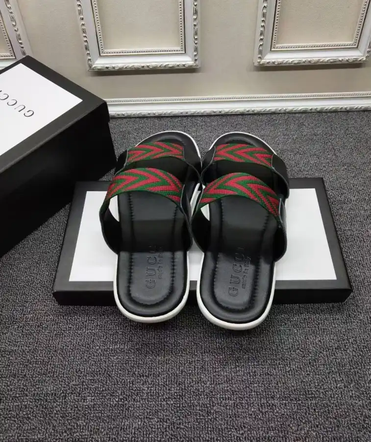 hype Gucci Slippers