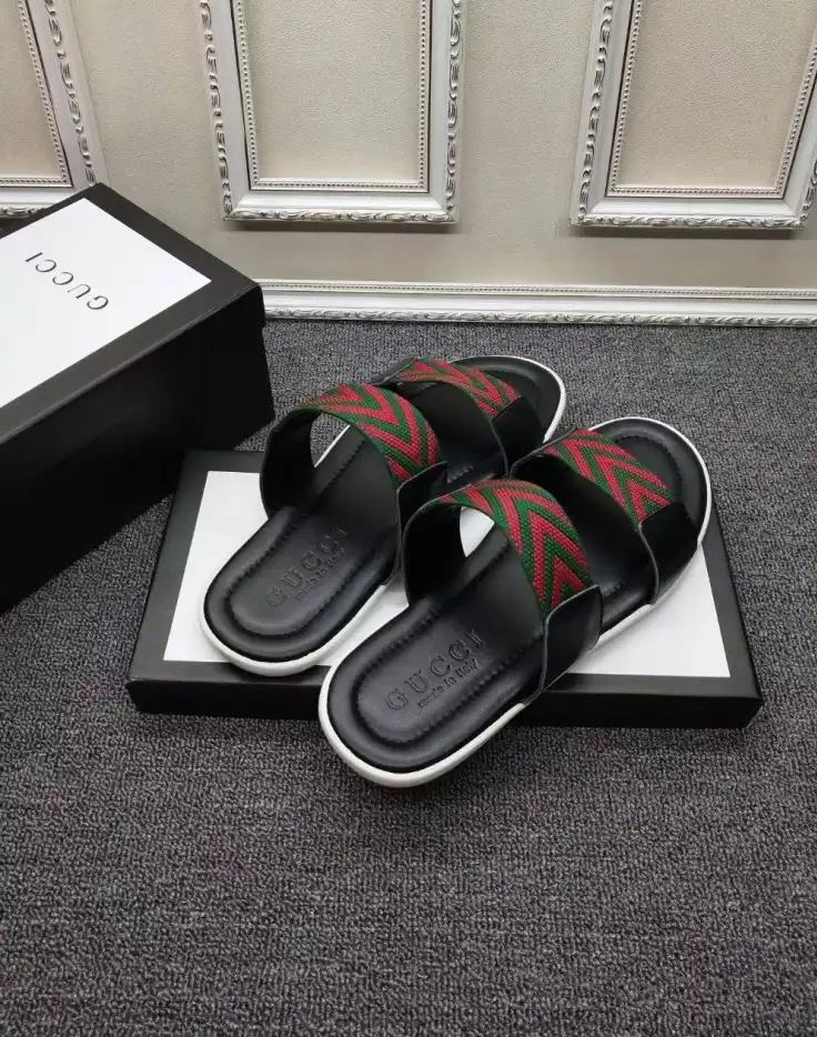 hype Gucci Slippers