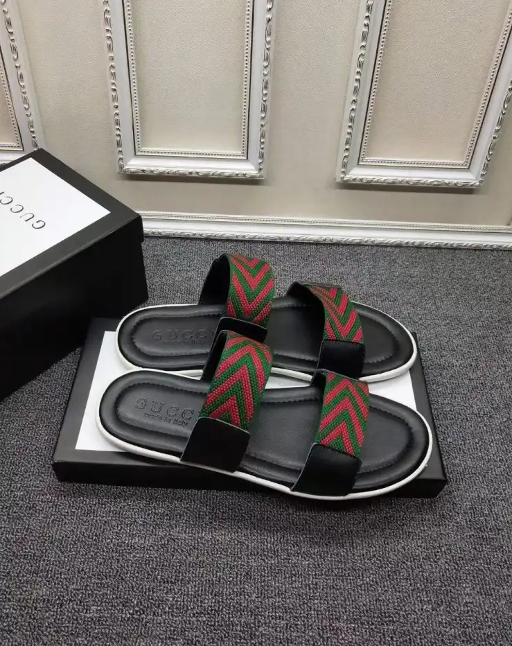 hype Gucci Slippers