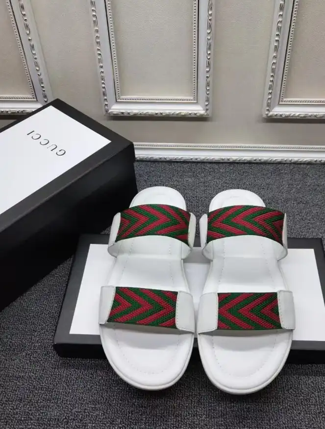 hype Gucci Slippers